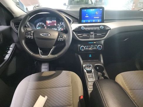 Used 2022 Ford Escape SE w/ SE Sport Appearance Package FWD image 5