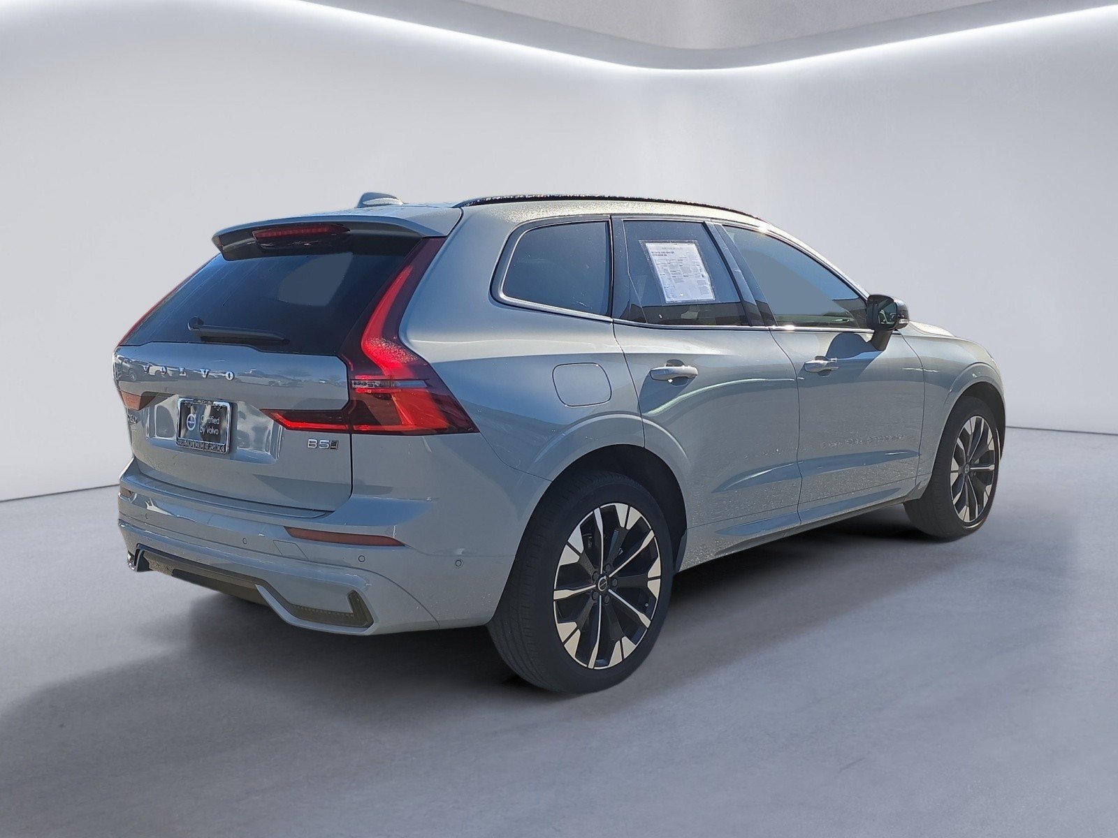 Certified 2026 Volvo XC60 B5 Plus w/ Protection Package Premier AWD/4WD image 5