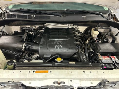 Used 2014 Toyota Sequoia Platinum AWD/4WD image 27