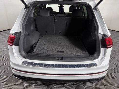 Used 2022 Volkswagen Tiguan SE R-Line AWD/4WD image 32