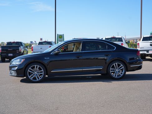 Used 2017 Volkswagen Passat 1.8T R-Line FWD image 6