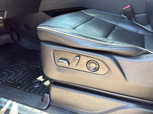 Used 2021 Cadillac Escalade Premium Luxury RWD image 10