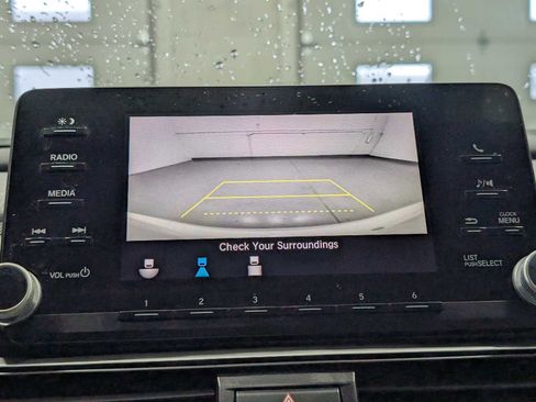 Used 2018 Honda Accord LX image 22