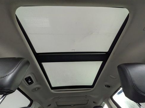 Used 2019 Chrysler Pacifica Limited image 7