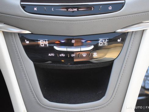 Used 2017 Cadillac XT5 Luxury w/ Driver Awareness Package AWD/4WD image 27