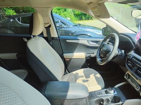 Used 2020 Ford Escape SE FWD image 4