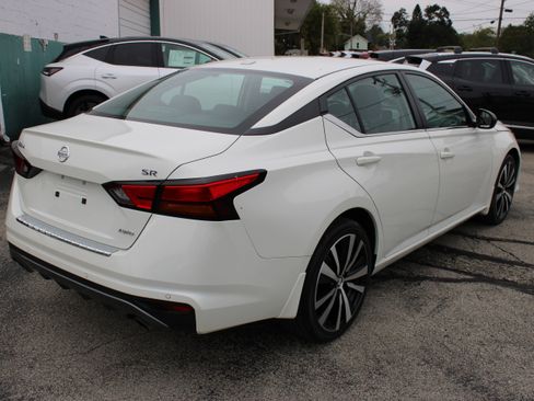 Certified 2022 Nissan Altima 2.5 SR image 6