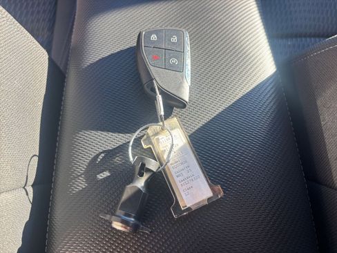 Used 2025 Chevrolet Equinox LT image 22