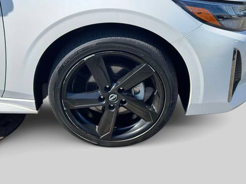 Used 2024 Nissan Sentra SR FWD image 7