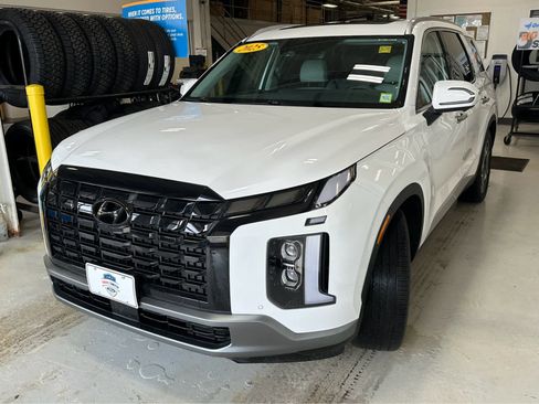 Used 2025 Hyundai Palisade SEL image 3