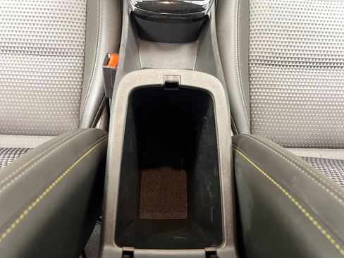 Used 2025 Chevrolet Trax LT FWD image 42
