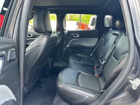 Used 2023 Jeep Compass Latitude w/ Sun and Sound Group AWD/4WD image 11