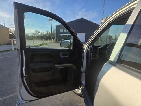 Used 2018 Chevrolet Silverado 1500 LT w/ Texas Edition image 4