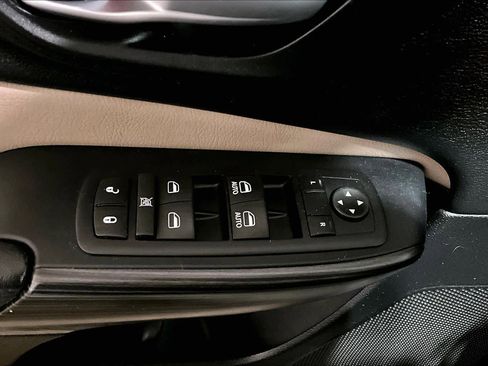 Used 2016 Jeep Cherokee Latitude w/ Comfort/Convenience Group image 36