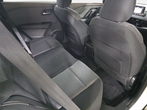 Used 2022 Nissan Rogue SV FWD image 11