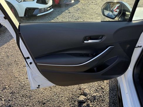 Used 2025 Toyota Corolla SE image 12