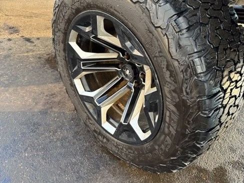 Used 2018 GMC Sierra 1500 SLE w/ SLE Value Package image 7