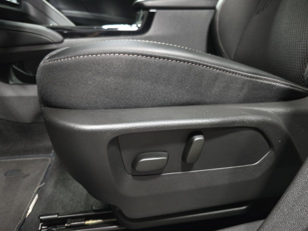 Used 2023 Buick Envision Preferred AWD/4WD image 32