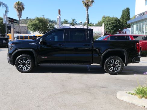 Used 2023 GMC Sierra 1500 AT4 w/ AT4 Premium Package AWD/4WD image 2