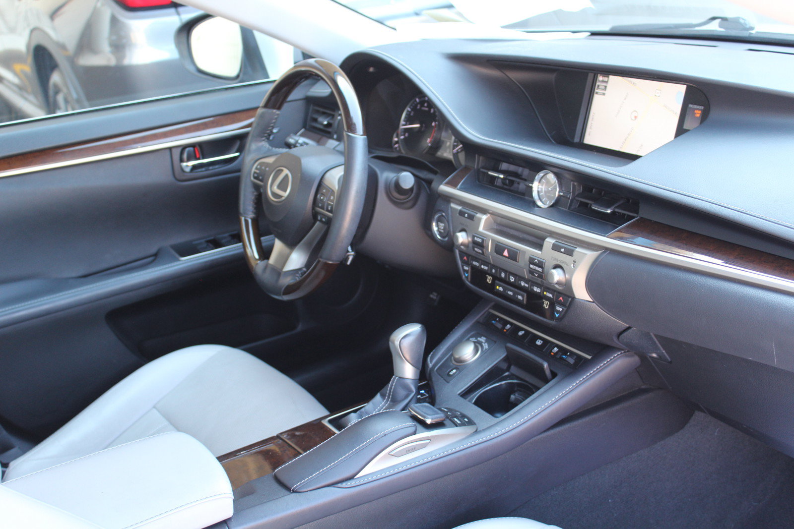 Used 2017 Lexus ES 350 w/ Luxury Package FWD image 20
