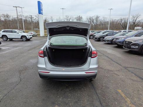 Used 2019 Ford Fusion SE image 13