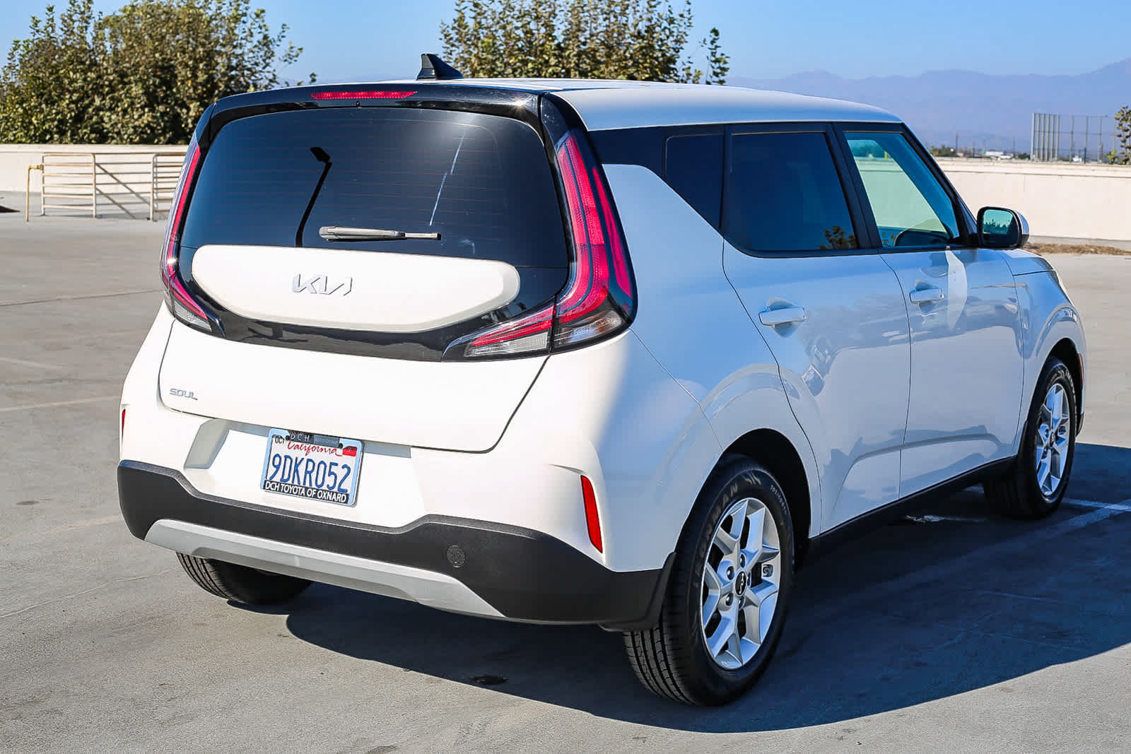 Used 2023 Kia Soul LX w/ LX Technology Package FWD image 5