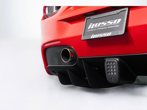 Used 2017 Ferrari 488 GTB RWD image 64