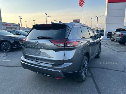 Used 2025 Nissan Rogue SL w/ Tech Package AWD/4WD image 11