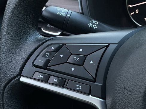 Used 2025 Nissan Altima 2.5 SV image 22