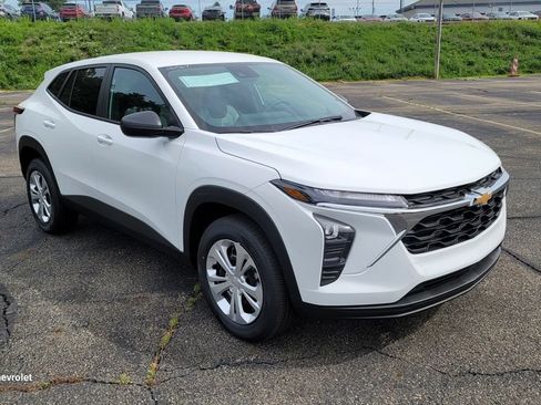 New 2026 Chevrolet Trax LS FWD image 16