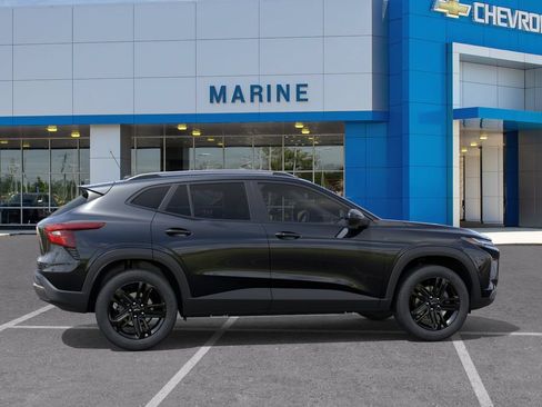 New 2026 Chevrolet Trax ACTIV w/ Sunroof Package FWD image 5