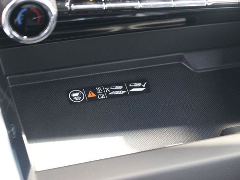 Used 2025 Chevrolet Tahoe Premier AWD/4WD image 26
