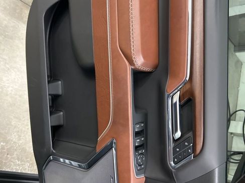 Used 2024 GMC Sierra 2500 Denali Ultimate w/ Max Trailering Package image 12