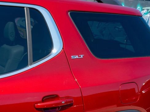 Used 2019 GMC Acadia SLT w/ LPO, Cargo Package FWD image 15