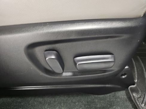 Used 2017 Toyota Sienna Limited Premium AWD/4WD image 44