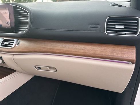 Used 2025 Mercedes-Benz GLS 450 4MATIC image 43