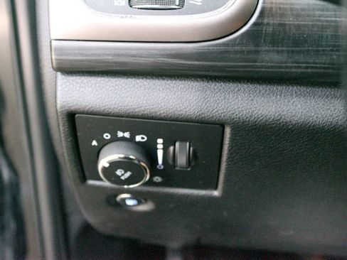 Used 2020 Jeep Grand Cherokee Altitude AWD/4WD image 15