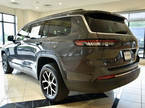 Used 2024 Jeep Grand Cherokee L Limited AWD/4WD image 4
