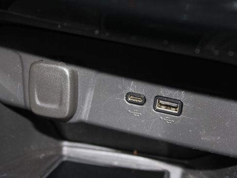 Used 2024 Chevrolet Trax ACTIV w/ Sunroof Package image 28