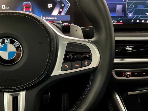 Used 2025 BMW X6 M60i image 22