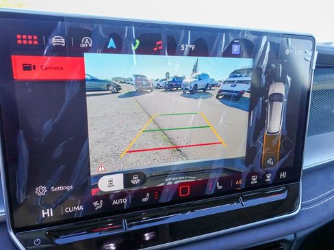 New 2025 Volkswagen Tiguan SE image 21