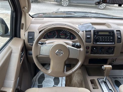 Used 2005 Nissan Frontier SE RWD image 25