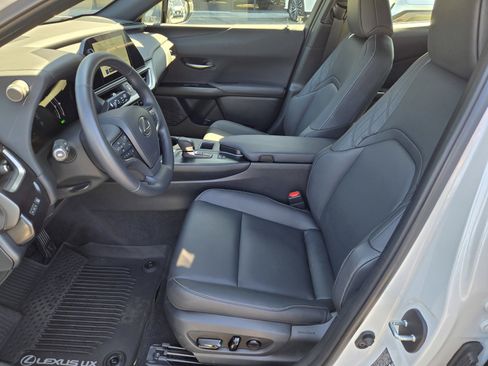 Certified 2025 Lexus UX 300h FWD w/ Accessory Package (Z2) image 15
