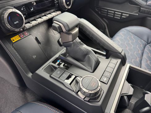 New 2026 Toyota 4Runner 4WD image 14