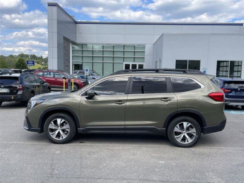 Used 2025 Subaru Ascent Premium AWD/4WD image 2
