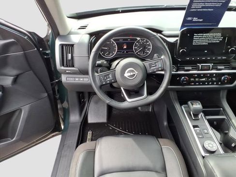 Used 2023 Nissan Pathfinder SL image 15