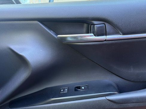 Used 2019 Toyota Camry SE w/ Convenience Package image 20