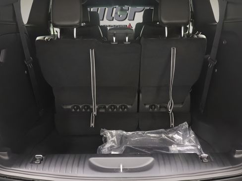 New 2026 Chrysler Pacifica Select FWD image 19