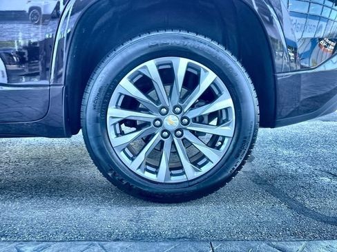 Certified 2023 Chevrolet Traverse Premier FWD image 32