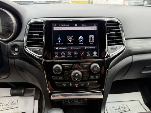 Used 2020 Jeep Grand Cherokee Altitude AWD/4WD image 13